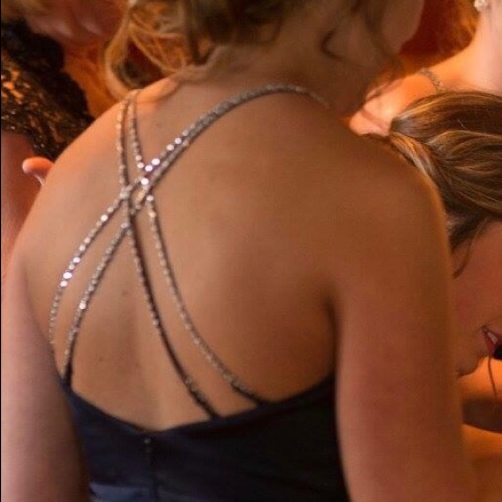 Formal gown - Picture 2 of 3